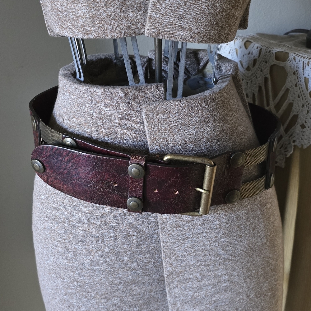 Vtg.Nanni Made In Italy Chunky Wide Brown Leather Belt Brass Mesh Stud Details